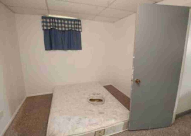 Building Photo - 401 Georgia Pkwy