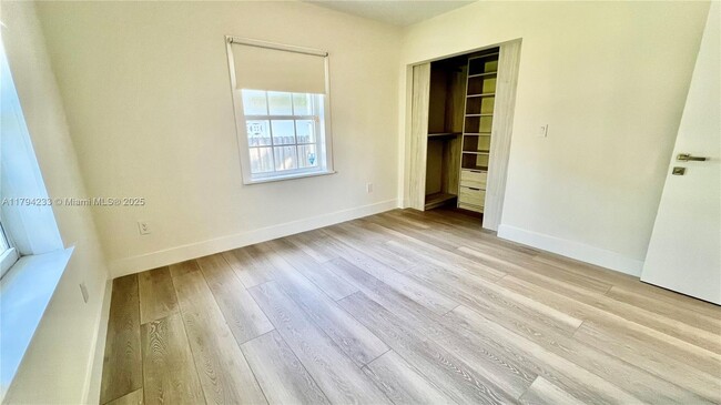 Building Photo - 5785 SW 54th Terrace