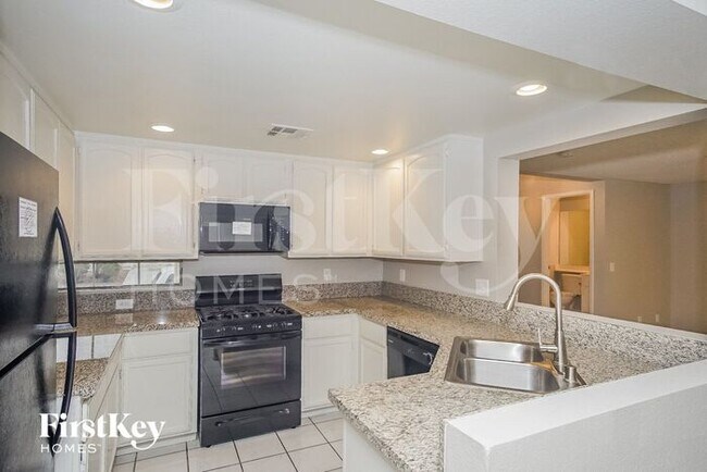Building Photo - 261 Mattino Way