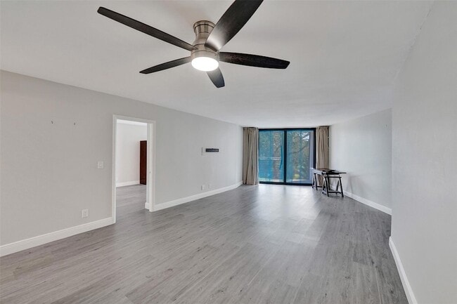 Building Photo - 3800 N Hills Dr