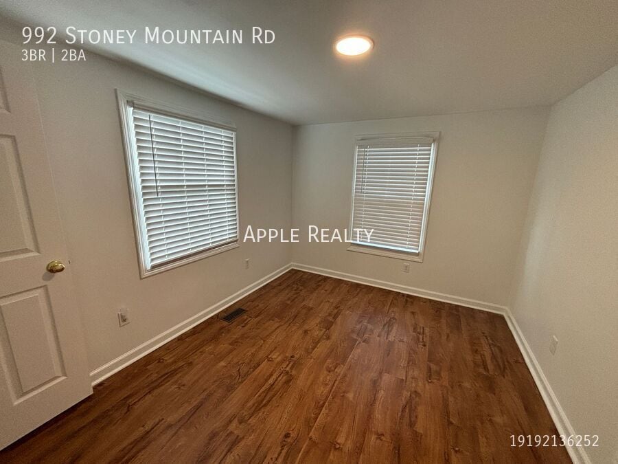 Building Photo - 992 Stoney Mountain Rd