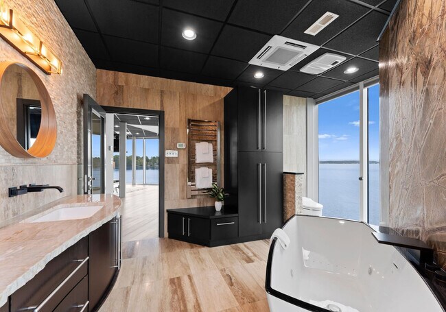 Building Photo - 8776 Harbor Cir