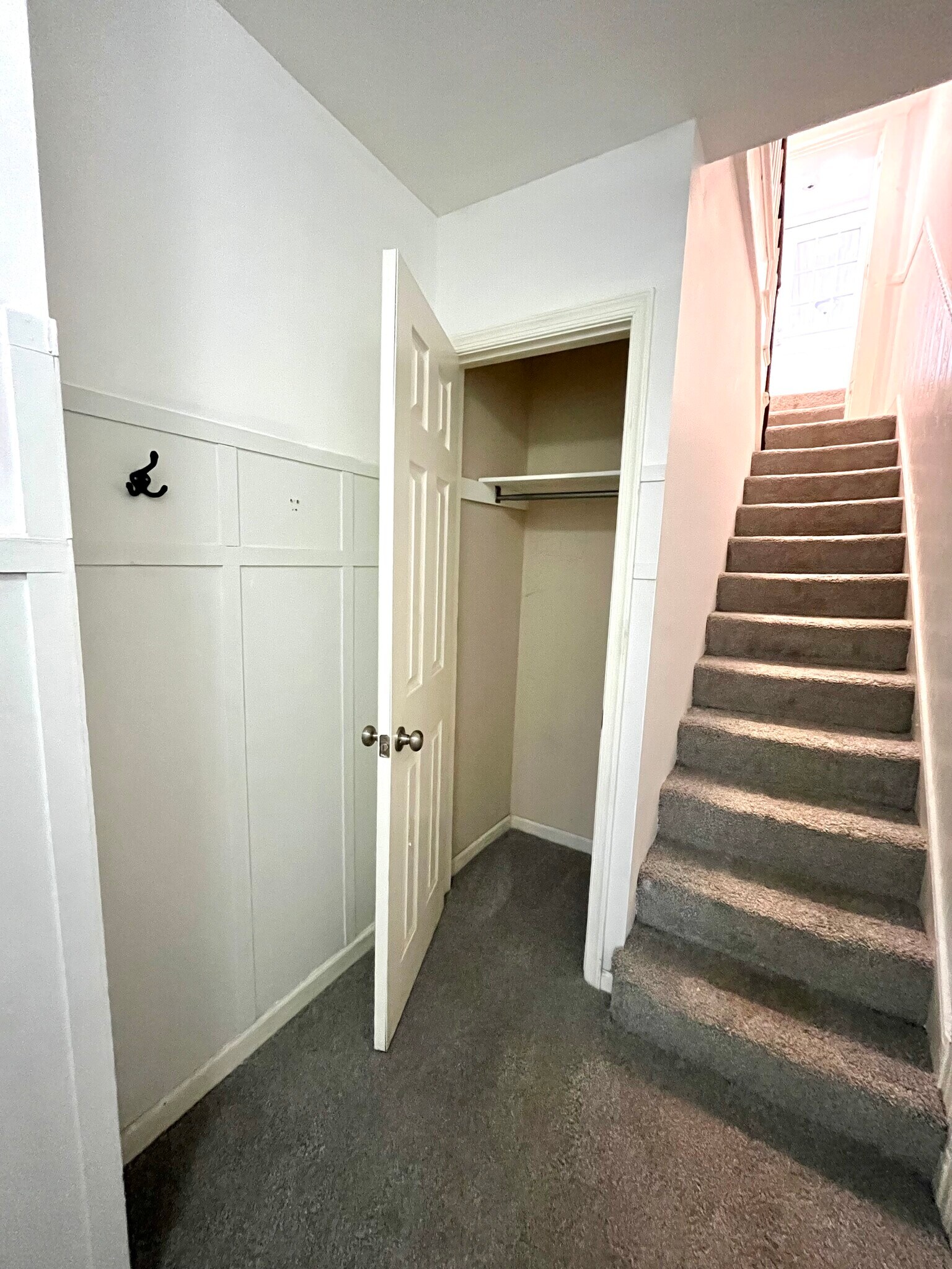 Building Photo - 448 N Queen St