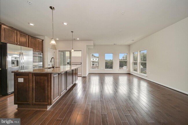 Building Photo - 540 Copley Pl