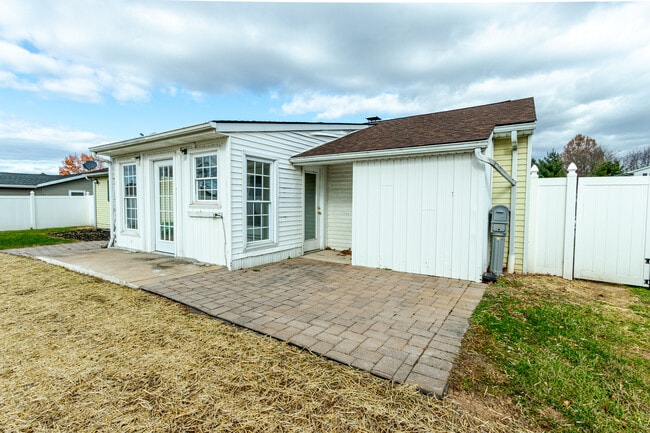 Building Photo - 3520 Tower Dr