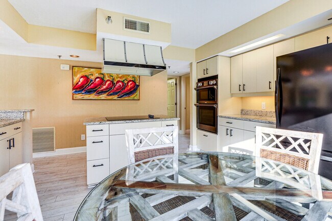 Building Photo - 113 Tidy Island Blvd