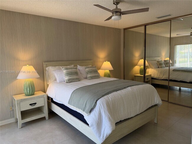 Building Photo - 101 Silverleaf Oak Ct