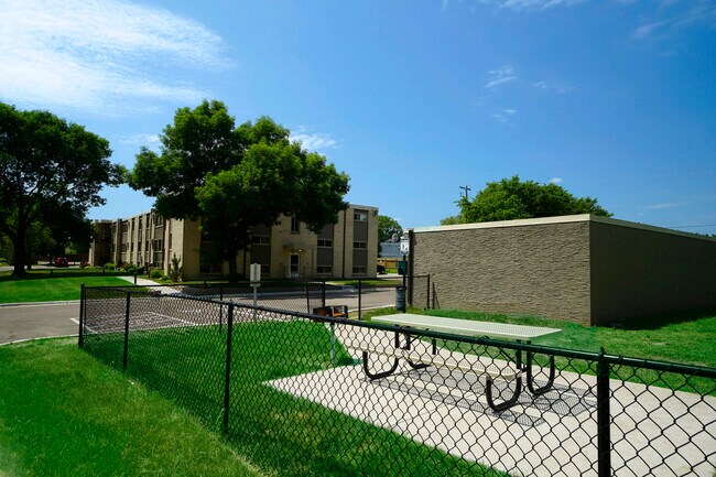 Building Photo - Beard Ave Apartments