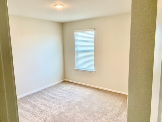 Building Photo - 4622 Falling Sun Dr