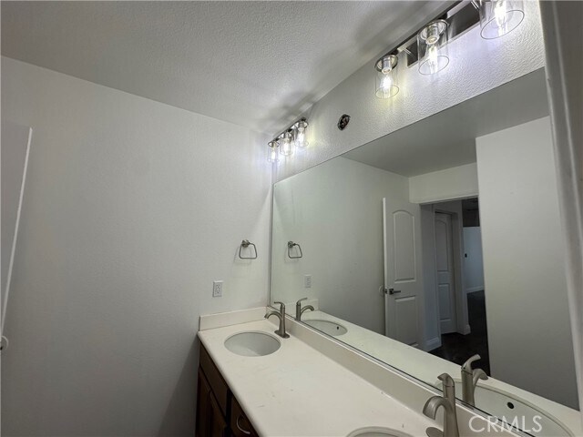 Building Photo - 36848 Torrey Pines Dr