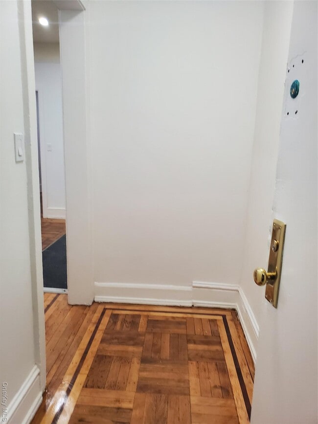 Building Photo - 37-50-3786 86th St