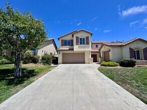 Building Photo - Beautiful Two Story 5 bedroom Home in the ...
