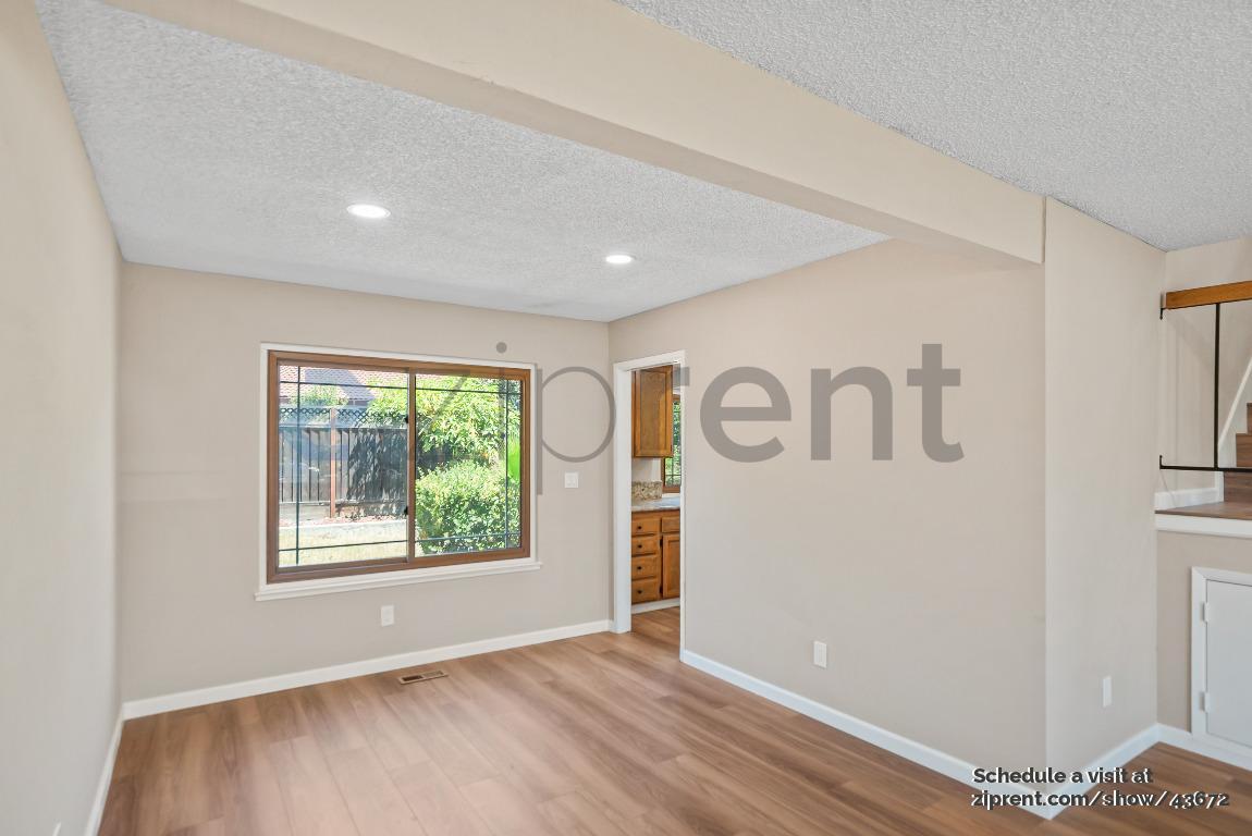 Building Photo - 123 Midwick Dr