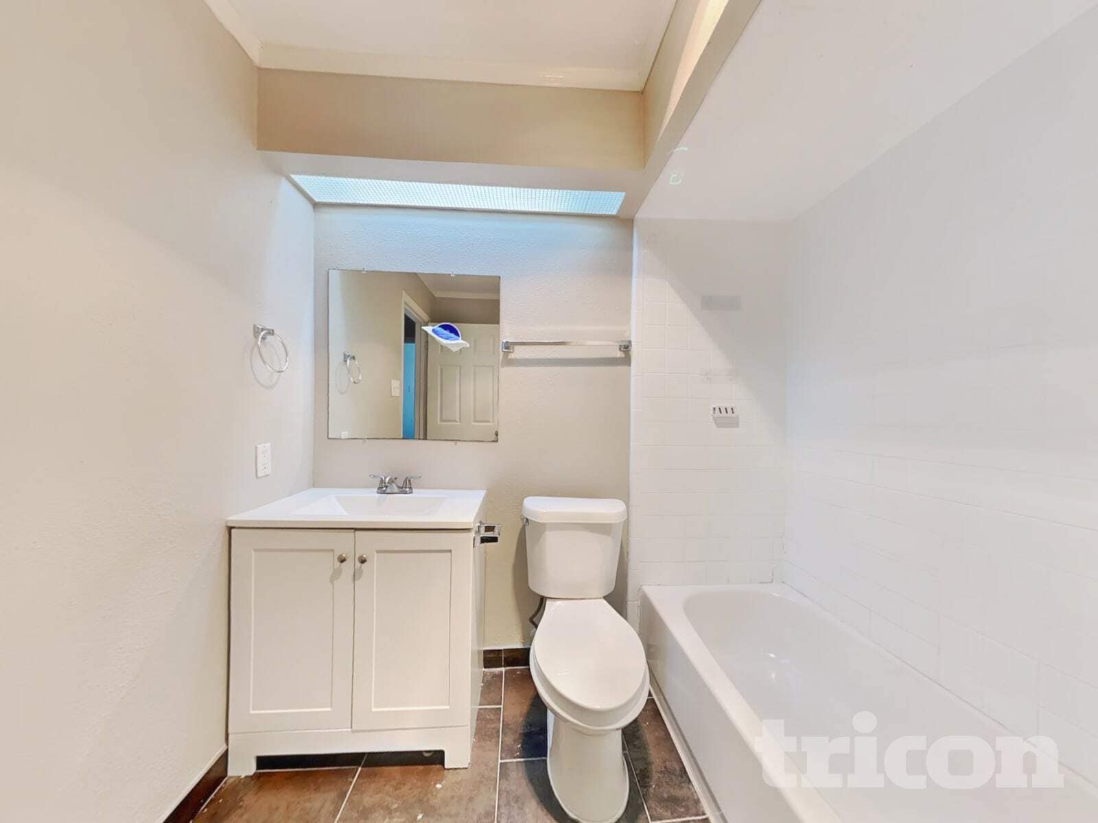 Building Photo - 5022 Crestwood Dr