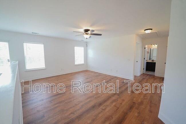 Building Photo - 75 Sailmaker Ln