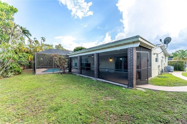 Building Photo - 7621 SW 146th Ave