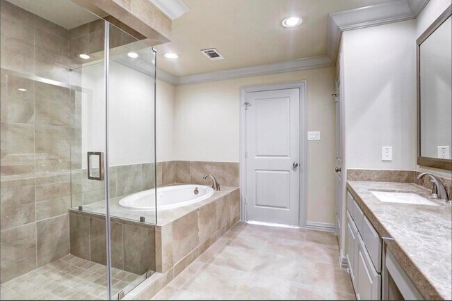 Building Photo - 13621 Teal Bluff Ln