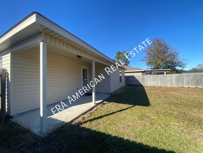 Building Photo - 1858 Esplanade St