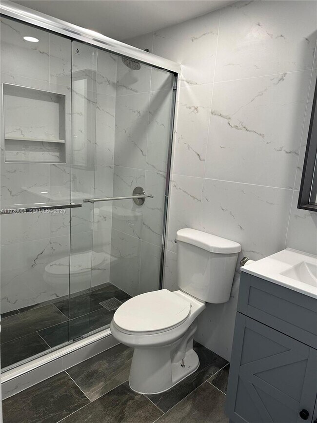 Building Photo - 210 172nd St