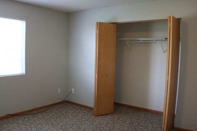 Building Photo - $1,175 | 2 Bedroom, 1 Bathroom Condo | Pet...