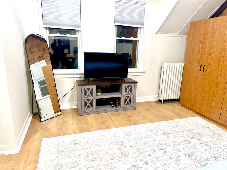 Building Photo - 3023 Harvard Ave