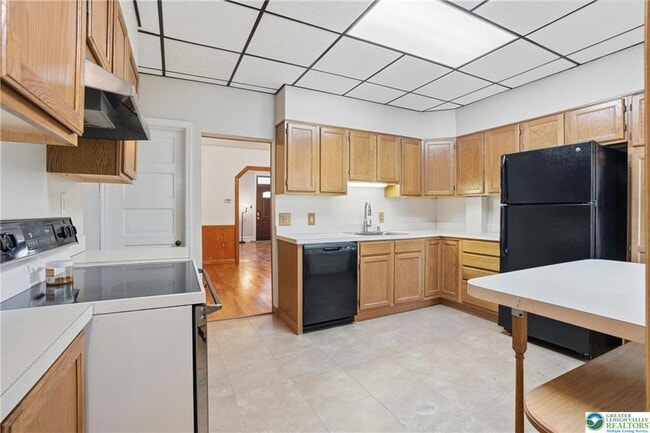 Building Photo - 1050 Delaware Ave