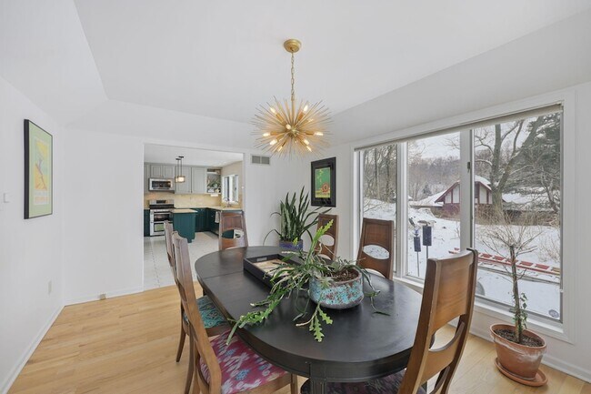 Building Photo - 16 Cedar Trail