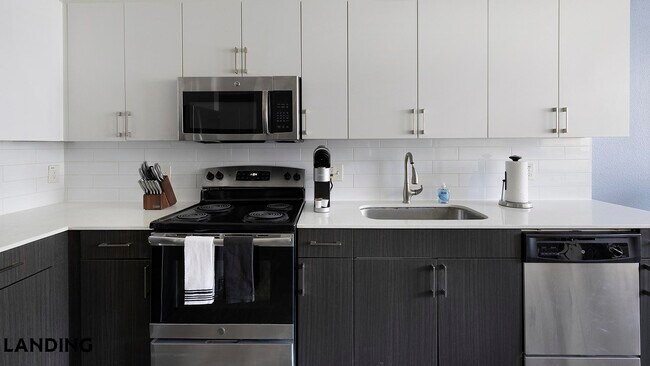 Building Photo - 1001 S Center St