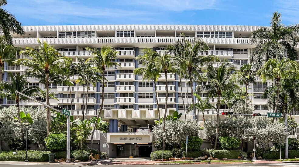 Building Photo - 800 West Ave