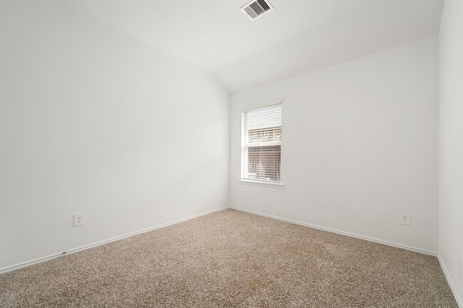 Building Photo - 16011 Mersmann Rdg Ln