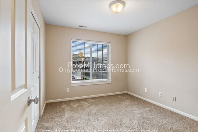 Building Photo - Four Bedroom Home in Progress Ridge - Corn...