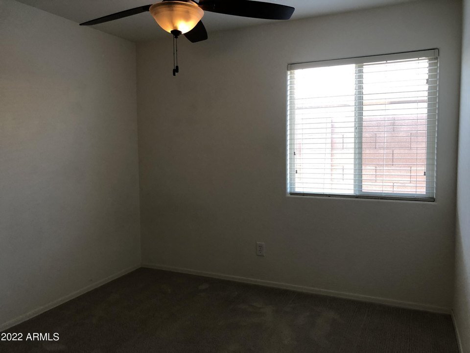 Building Photo - 2233 E Stacey Rd
