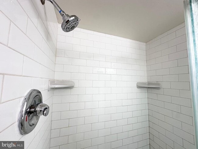 Building Photo - 2 W High Ridge Rd