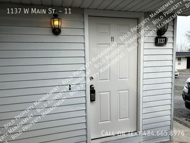 Building Photo - 1137 W Main St