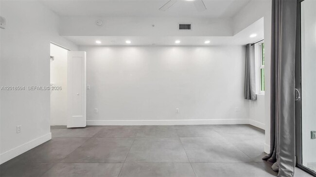 Building Photo - 1536 NW 15th Ave