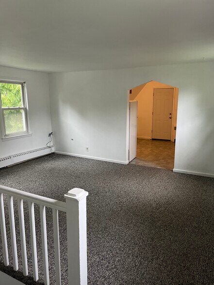 Building Photo - 25 Alder Dr
