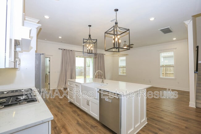 Building Photo - 1809 W Saddlebrook Ln