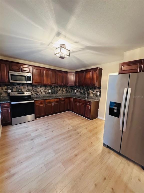 Building Photo - 1910 E Columbus Dr