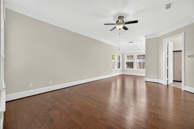Building Photo - 10510 Trinity Springs Dr