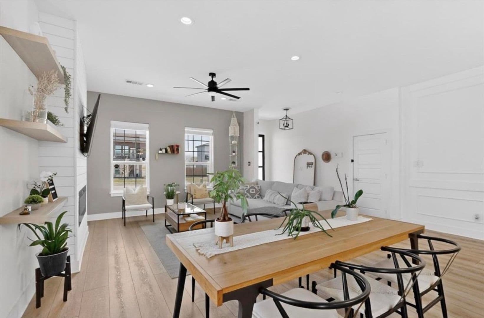 Building Photo - 3889 Sam Cir