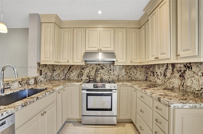 Building Photo - 2901 Dorchester Ln