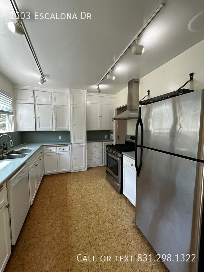 Building Photo - west side charm with garage