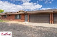 Building Photo - Remodeled 2 Bedroom Townhome. Pet Friendly!