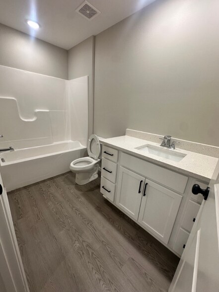 Building Photo - 103 Weston Cv