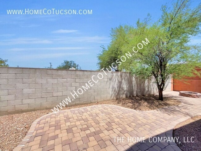 Building Photo - 428 E Geronimo Bluff Loop