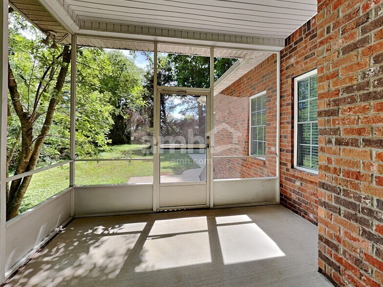 Building Photo - 1711 Ironwood Ct