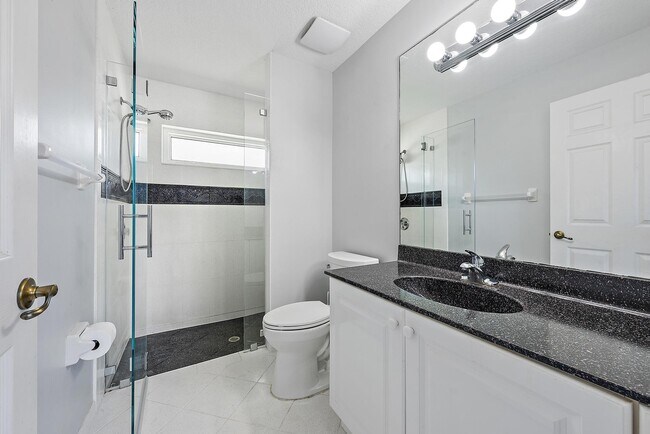 Building Photo - 500 N Cypress Dr