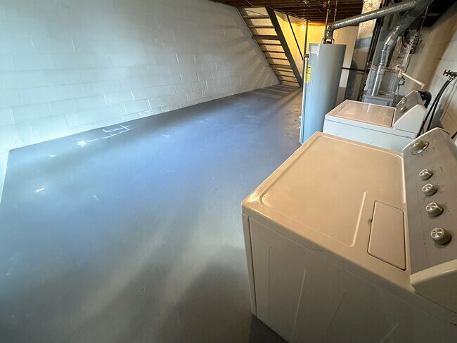 Building Photo - 1078C Mount Hope Ave