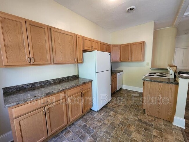 Building Photo - 15 Jackson Ave