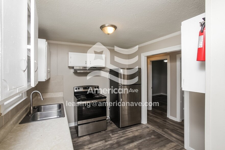 Building Photo - 2325 Boulevard Rd